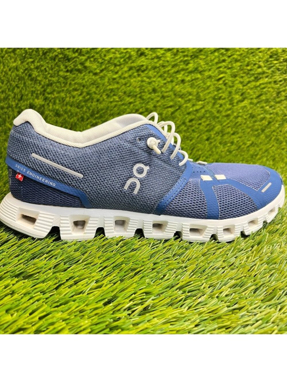 On Cloud 5 Womens Size 6.5 Blue White Athletic Running Walking Shoes Sneakers